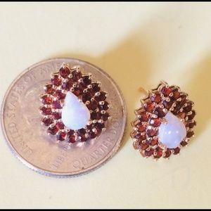 14K yg Opal and Garnet Earrings